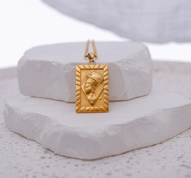Nefertiti Pendant - Caesar Archivum